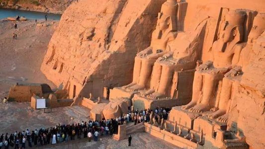 نیمه گمشده مجسمه رامسس دوم در مصر پس از 100 سال کشف شد